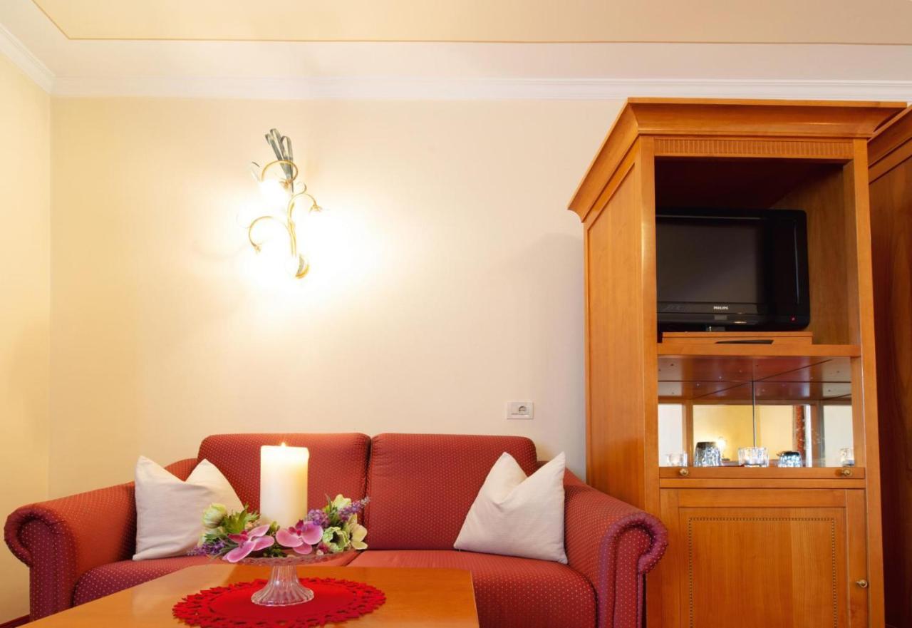 Hotel Engel Злудерно Экстерьер фото