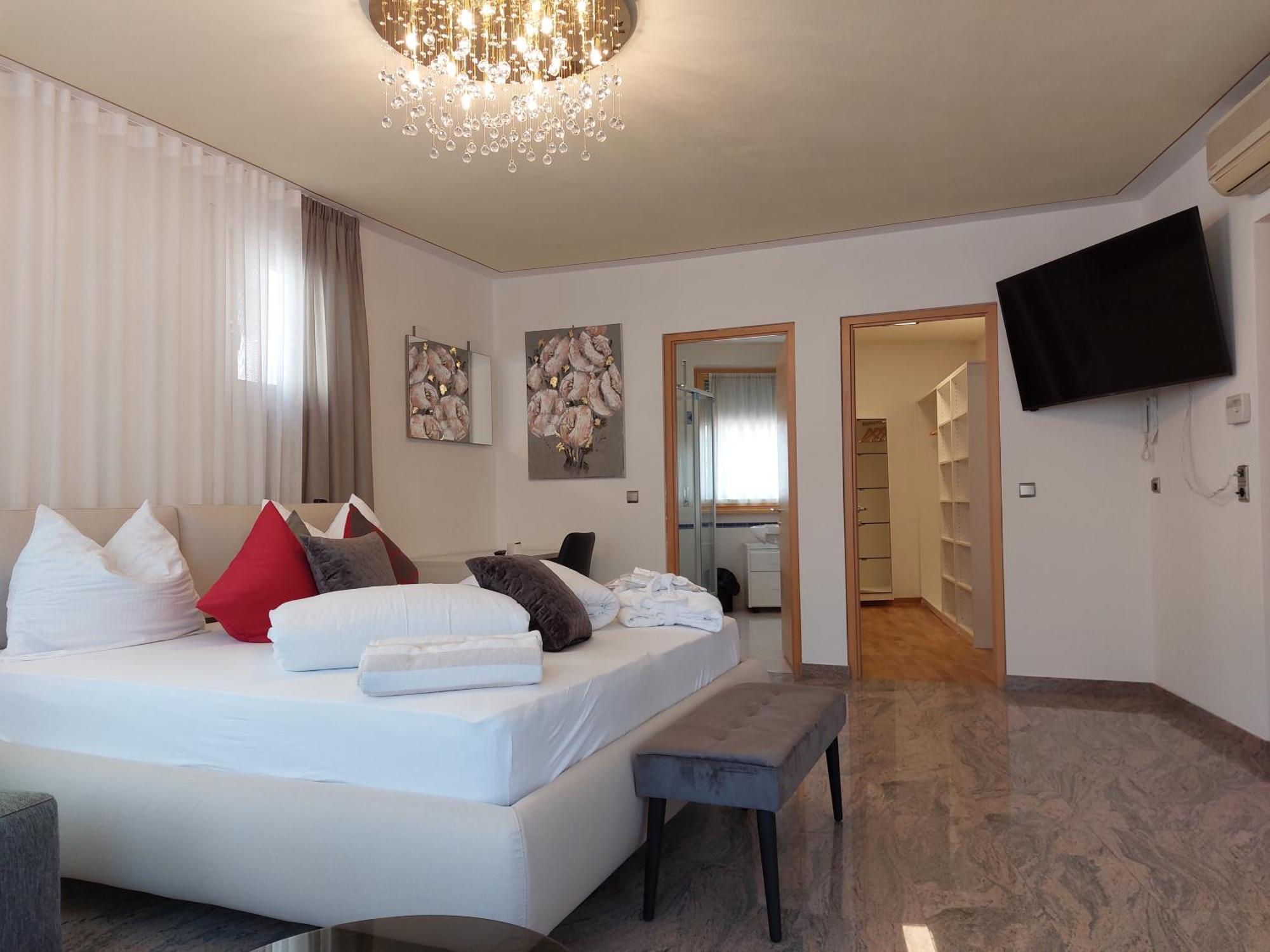 Hotel Engel Злудерно Экстерьер фото