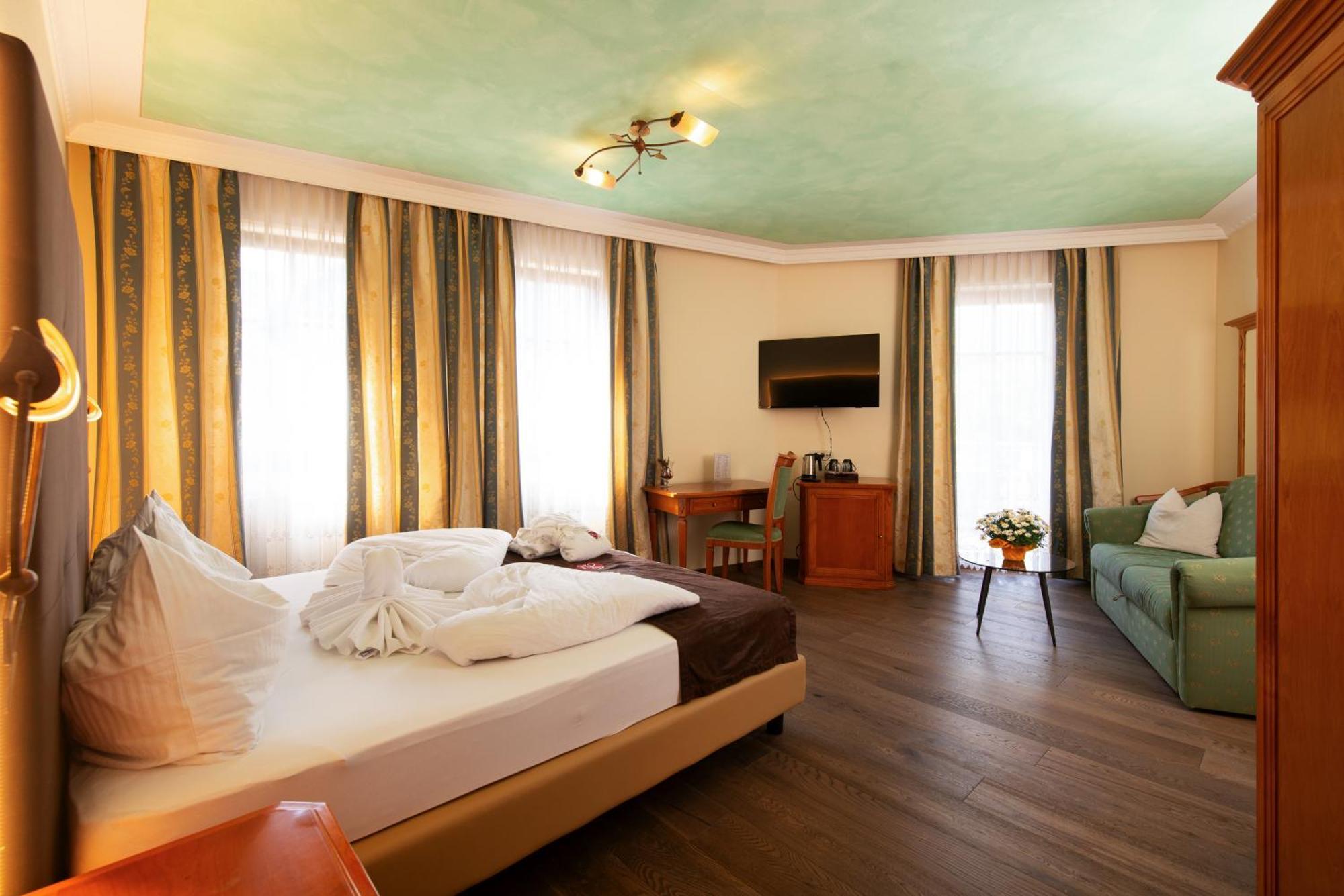 Hotel Engel Злудерно Экстерьер фото