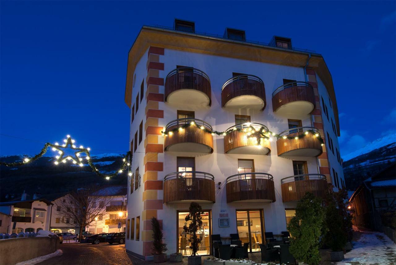 Hotel Engel Злудерно Экстерьер фото