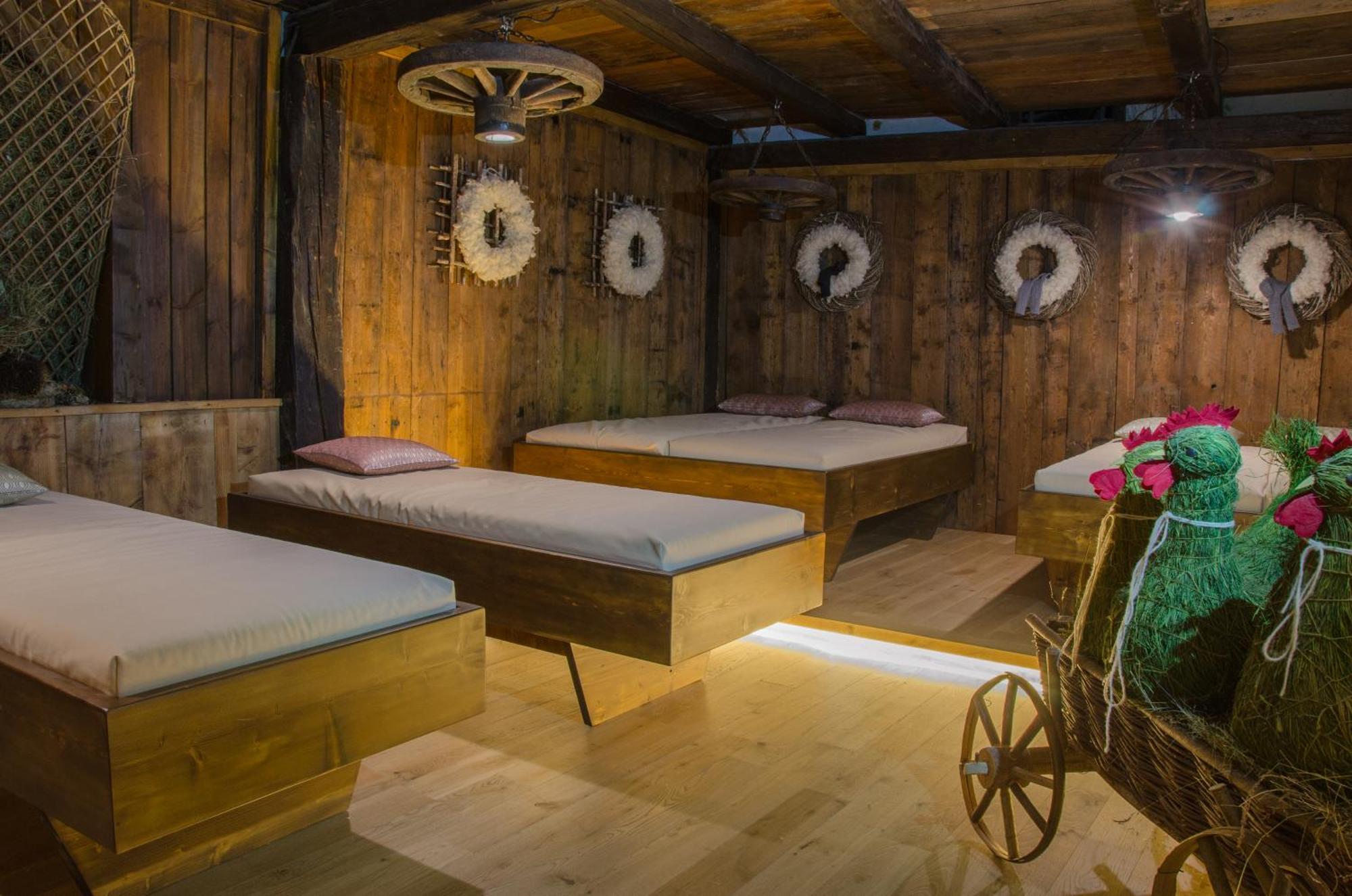 Hotel Engel Злудерно Экстерьер фото